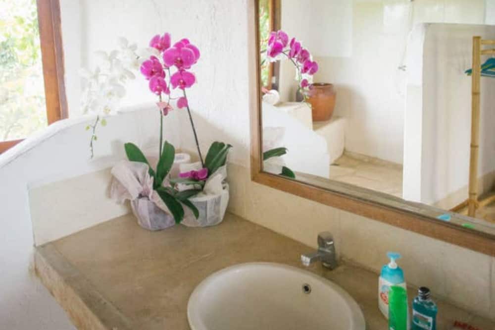 Photo of Bathroom in Pecatu