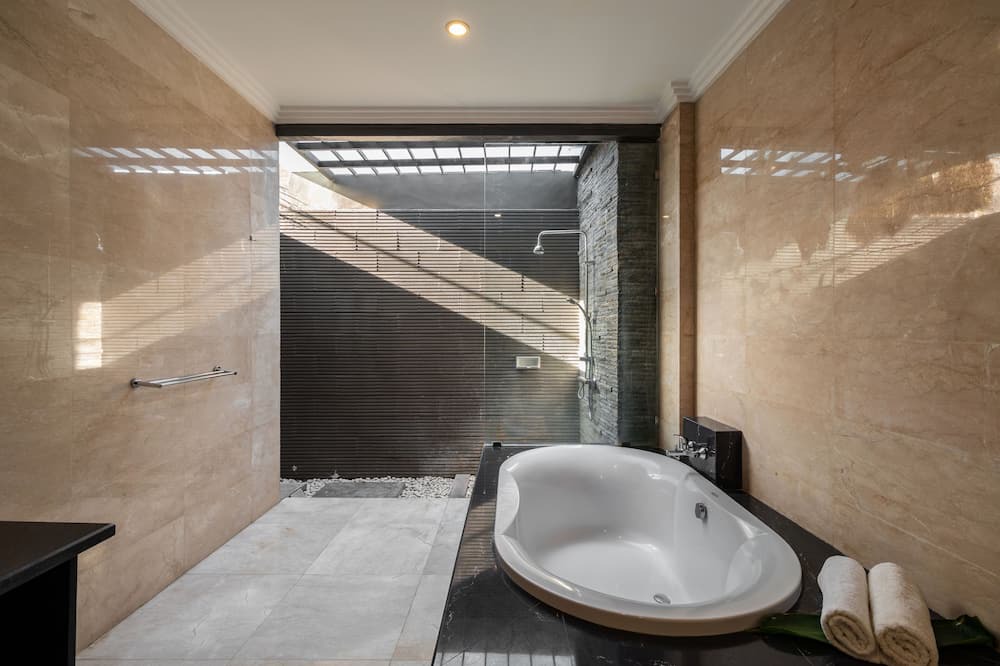 Photo of Bathroom in Sunset Road