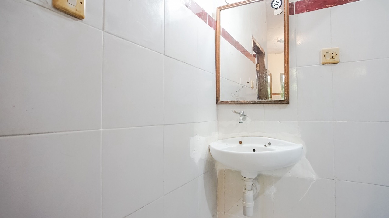 Photo of Bathroom in Sunset Road