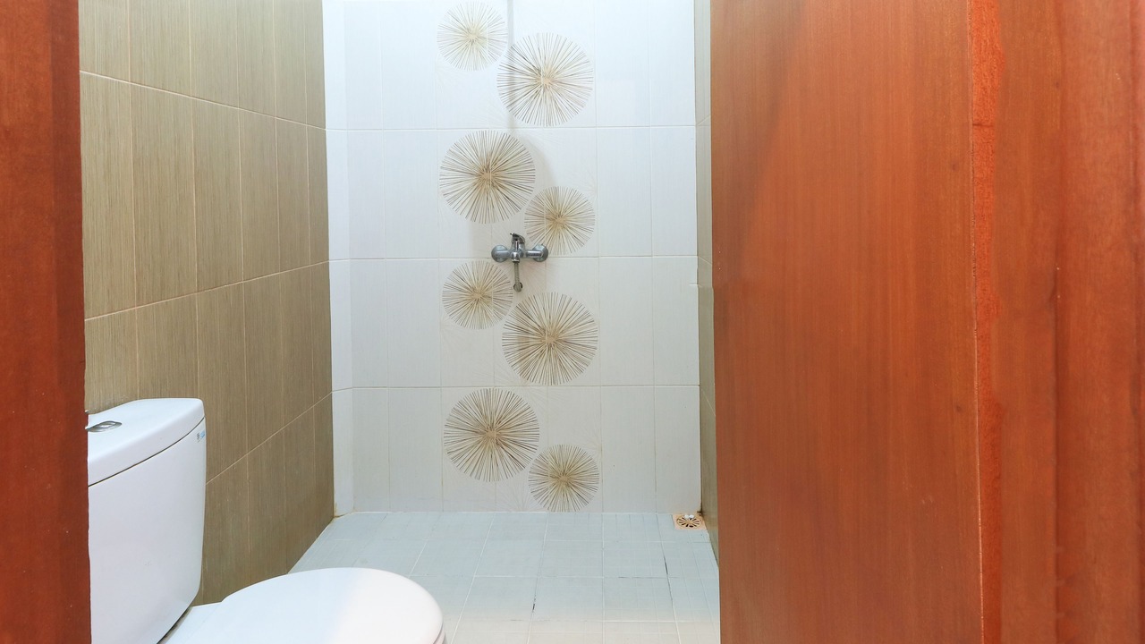 Photo of Bathroom in Kartika Plaza