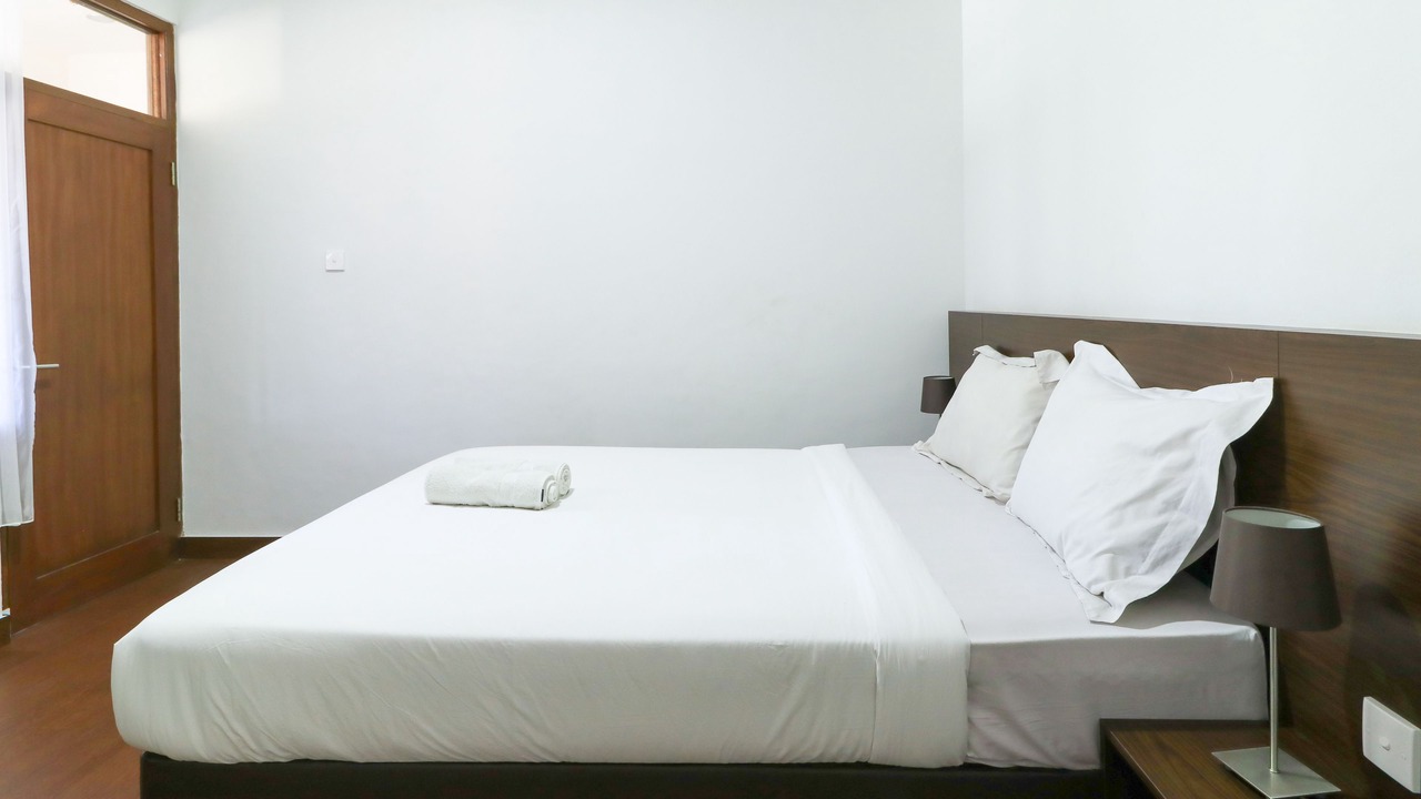 Photo of Bedroom in Kartika Plaza