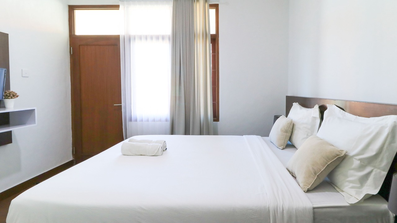 Photo of Bedroom in Kartika Plaza