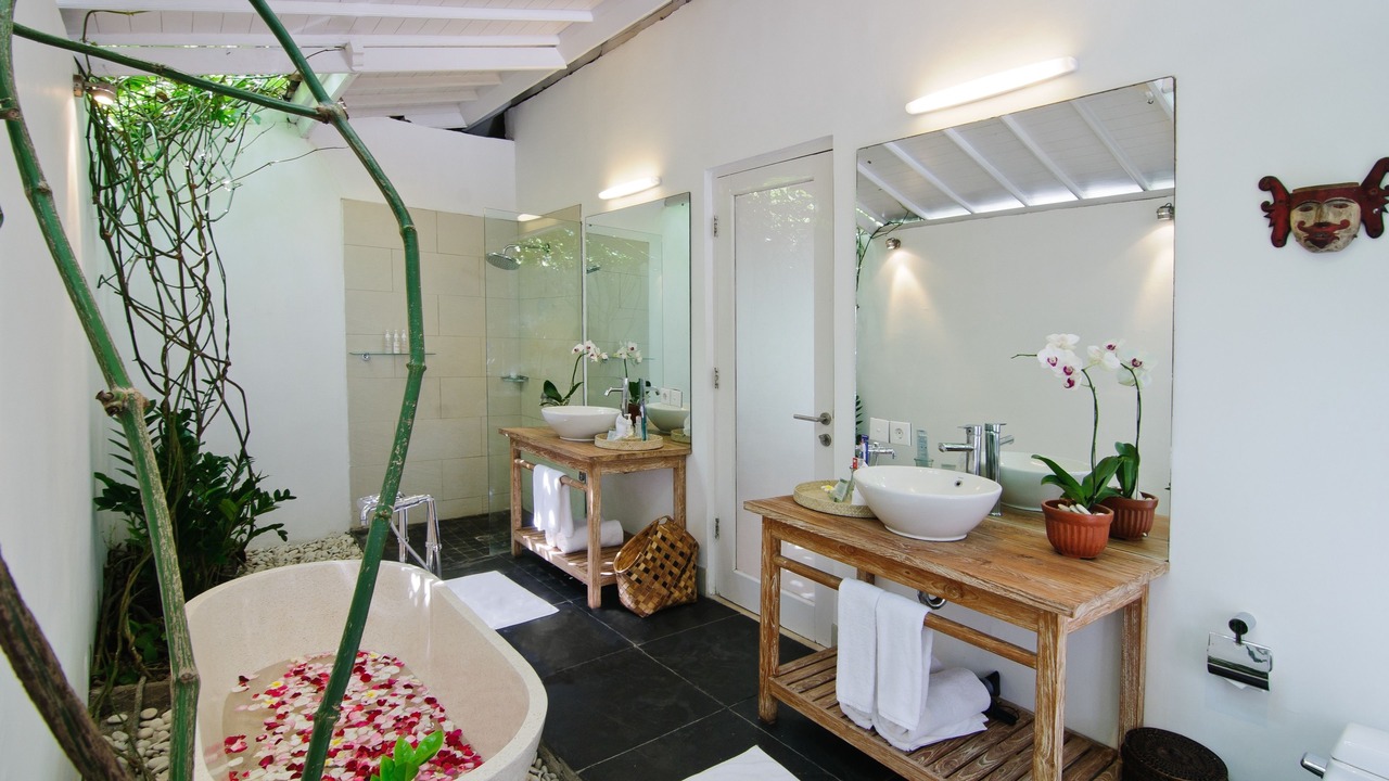 Photo of Bathroom in Petitenget
