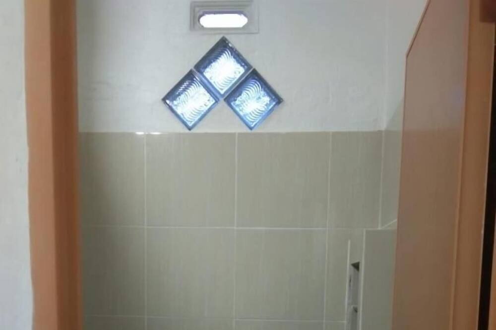 Photo of Bathroom in Pari