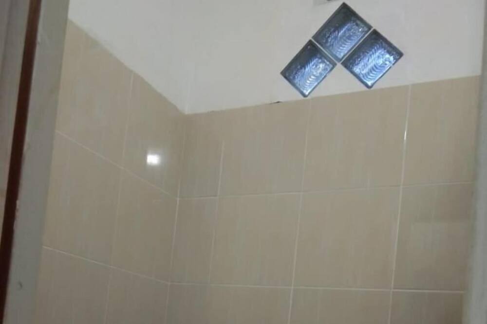 Photo of Bathroom in Pari