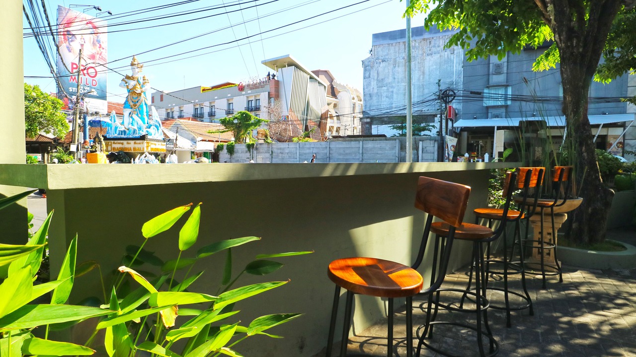 Photo of Patio Balcony in Kartika Plaza