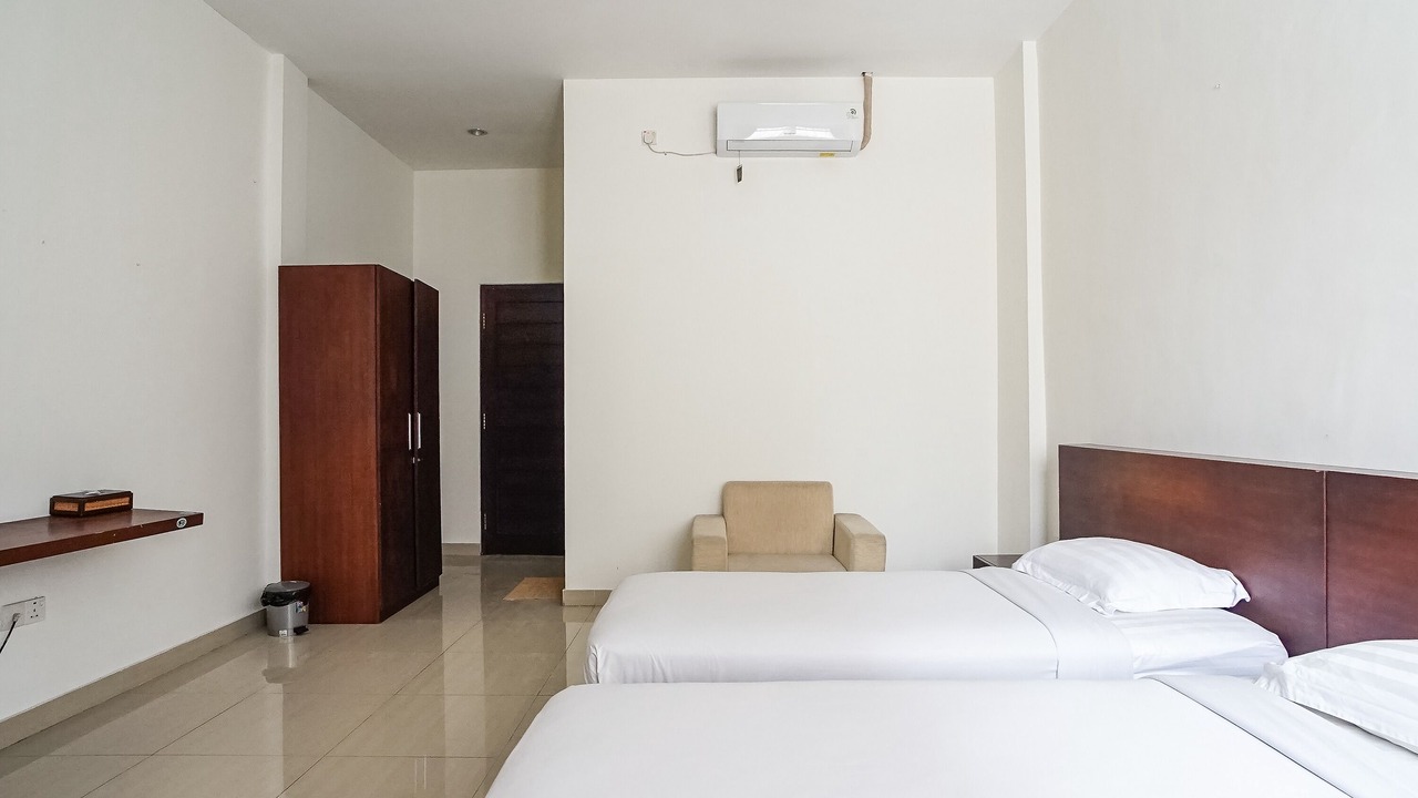Photo of Bedroom in Kartika Plaza