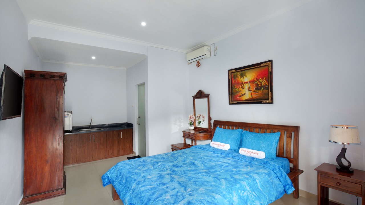 Photo of Bedroom in Kartika Plaza