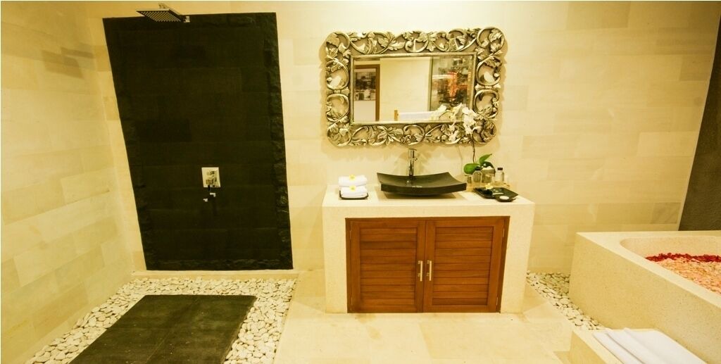 Photo of Bathroom in Petitenget