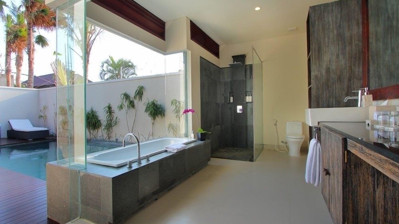 Photo of Bathroom in Petitenget