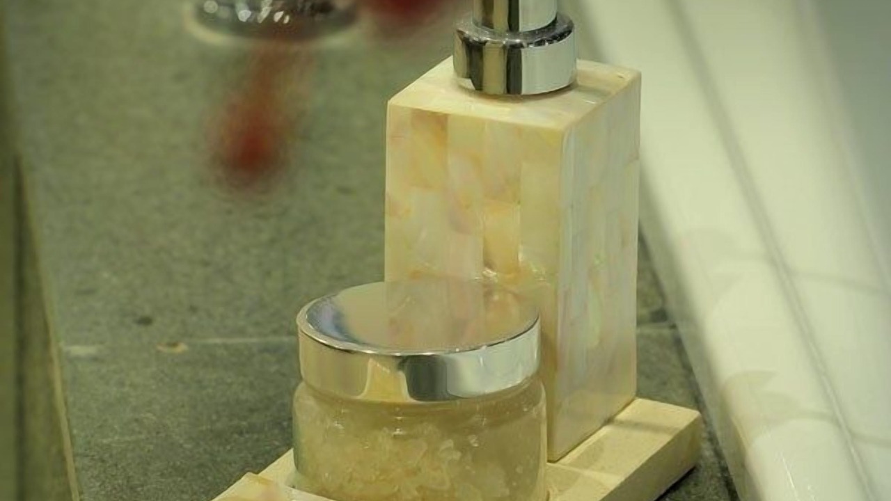 Photo of Bathroom in Petitenget