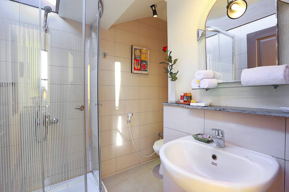 Photo of Bedroom in Mumbul