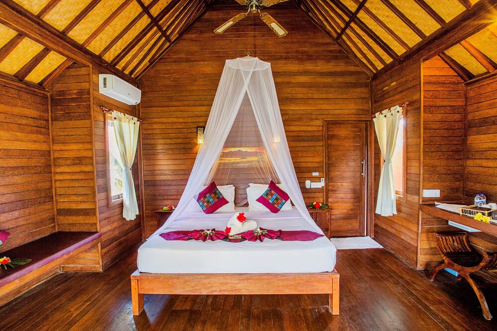 Photo of Bedroom in Mushroom Bay