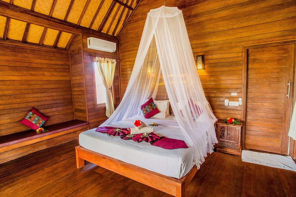 Photo of Bedroom in Mushroom Bay
