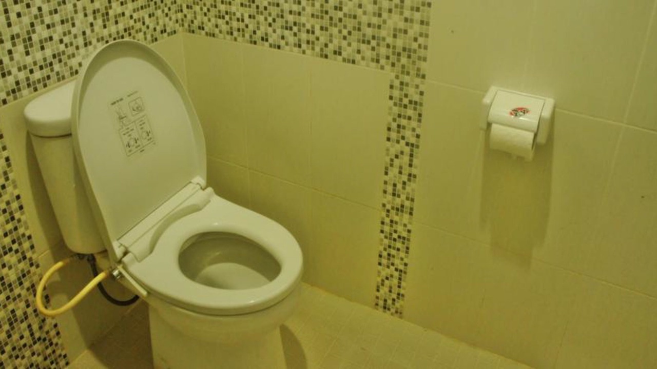 Photo of Bathroom in Kartika Plaza