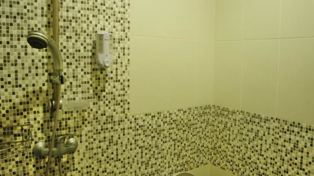 Photo of Bathroom in Kartika Plaza