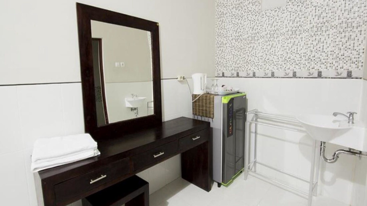 Photo of Bedroom in Kartika Plaza