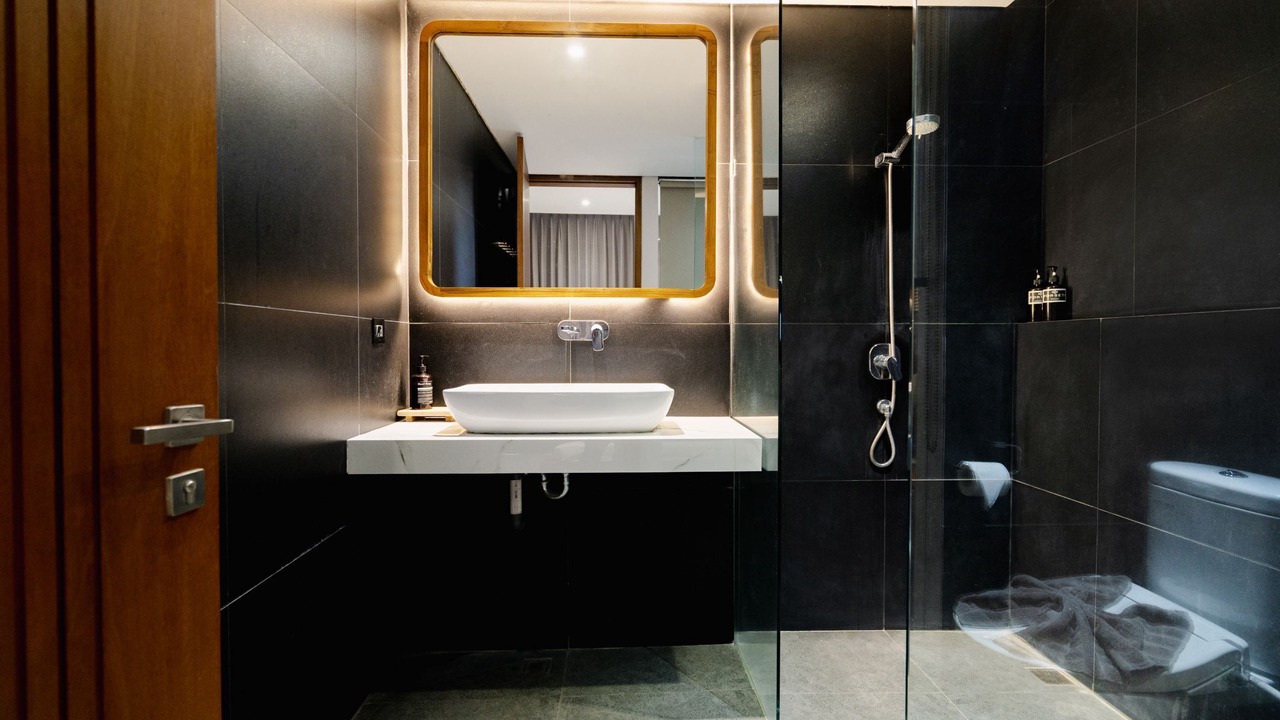 Photo of Bathroom in Sunset Road
