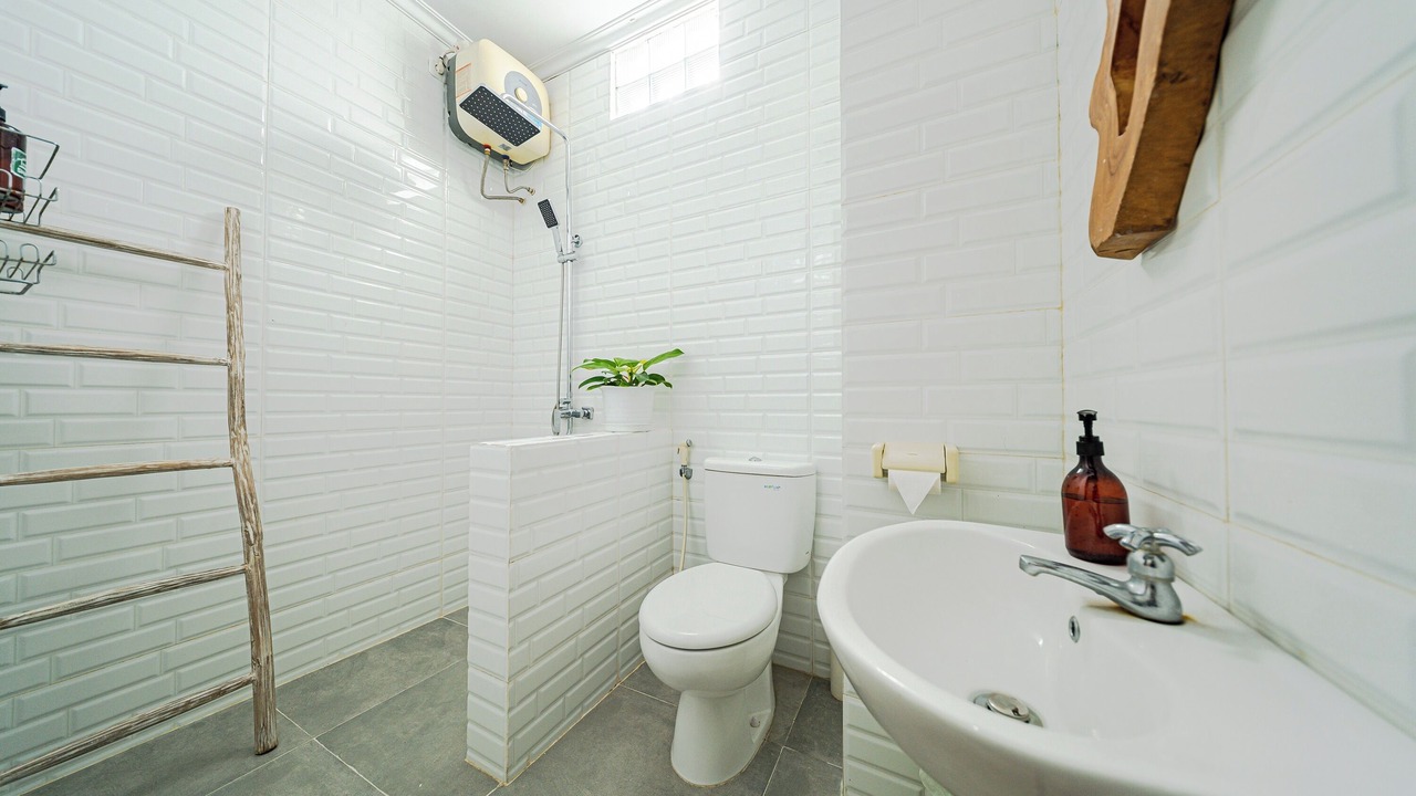 Photo of Bathroom in Central Yogyakarta