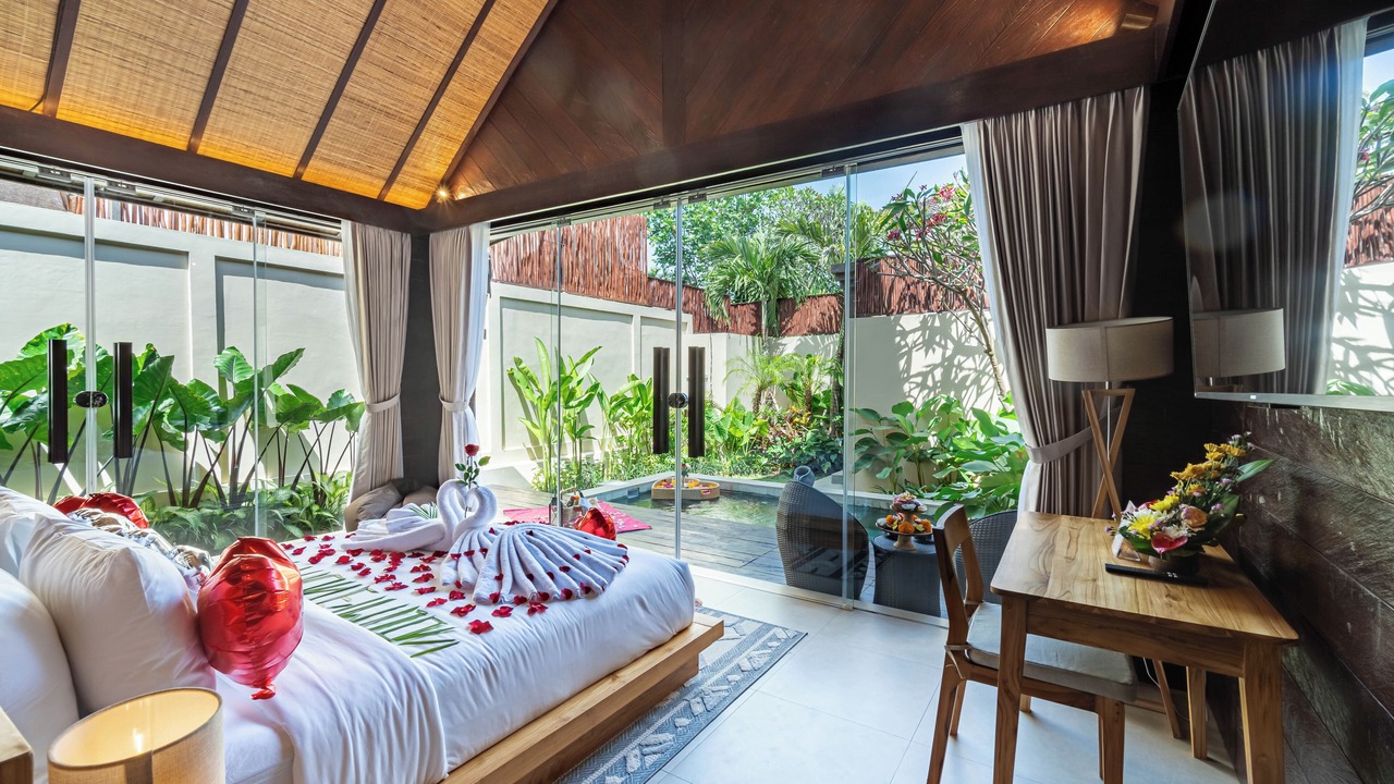 Photo of Bedroom in Kartika Plaza