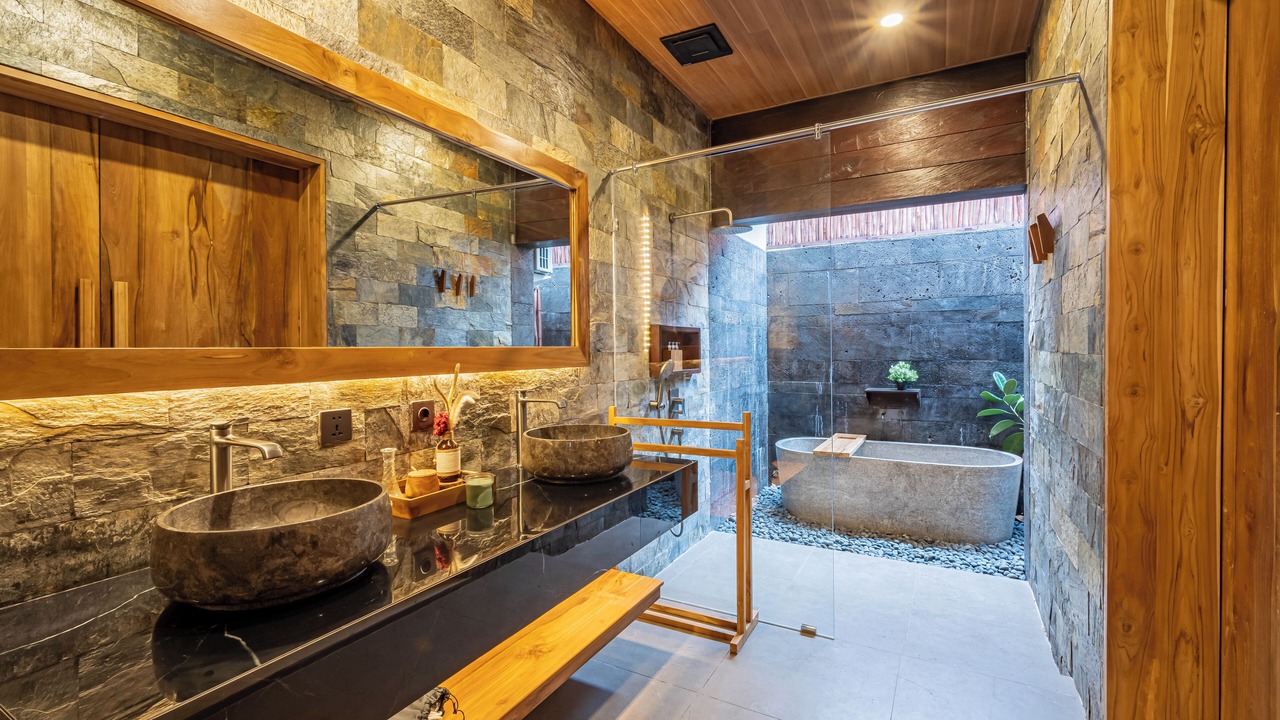 Photo of Bathroom in Kartika Plaza