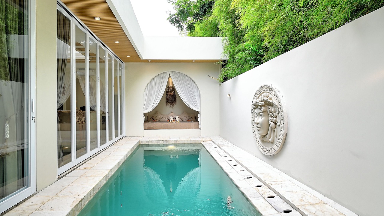 Photo of Patio Balcony in Sunset Road