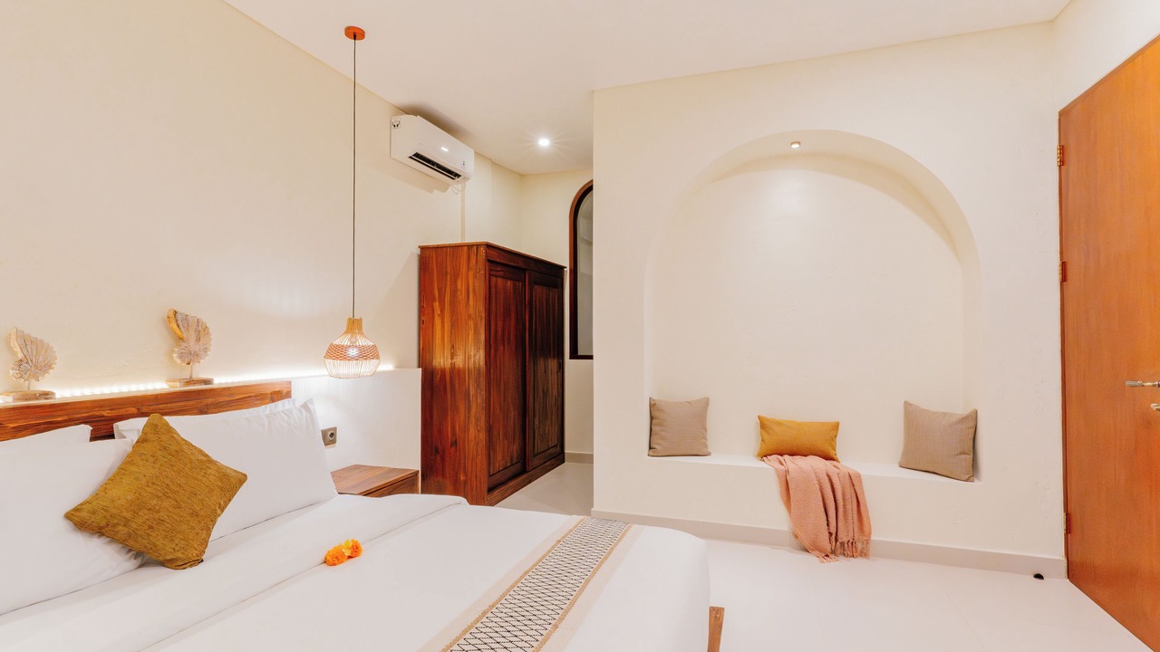 Photo of Bedroom in Kartika Plaza