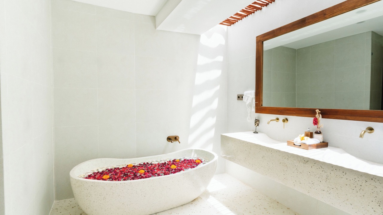 Photo of Bathroom in Kartika Plaza