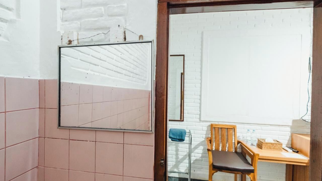 Photo of Bathroom in Sunset Road