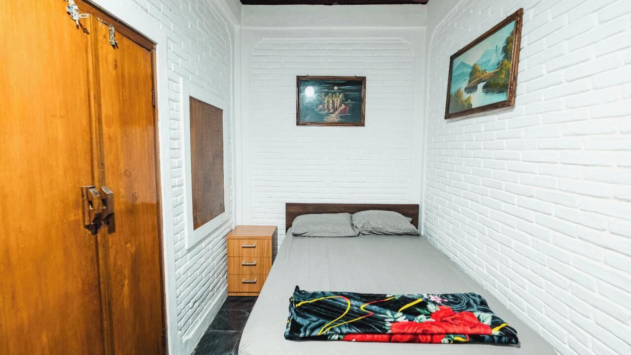 Photo of Bedroom in Sunset Road