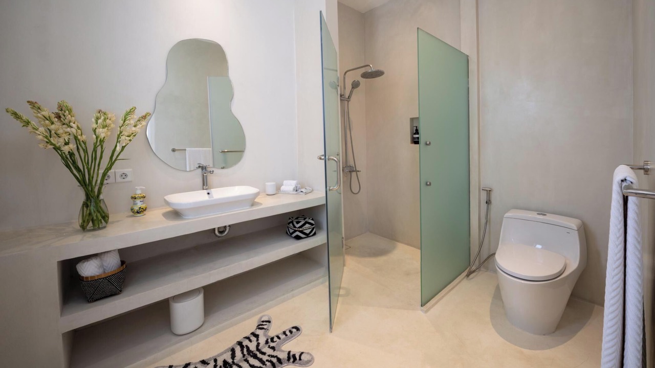 Photo of Bathroom in Sunset Road