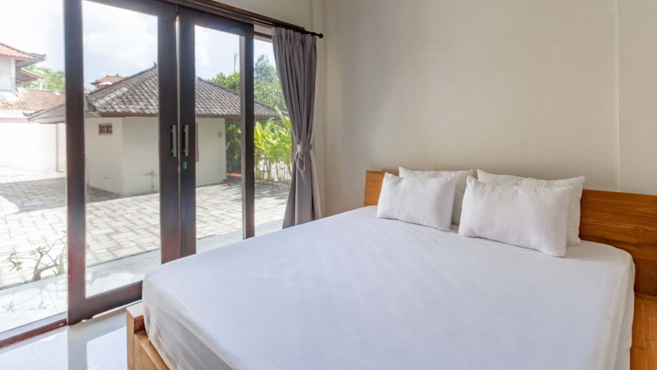 Photo of Bedroom in Sunset Road