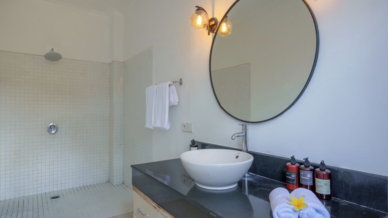 Photo of Bathroom in Dyanapura