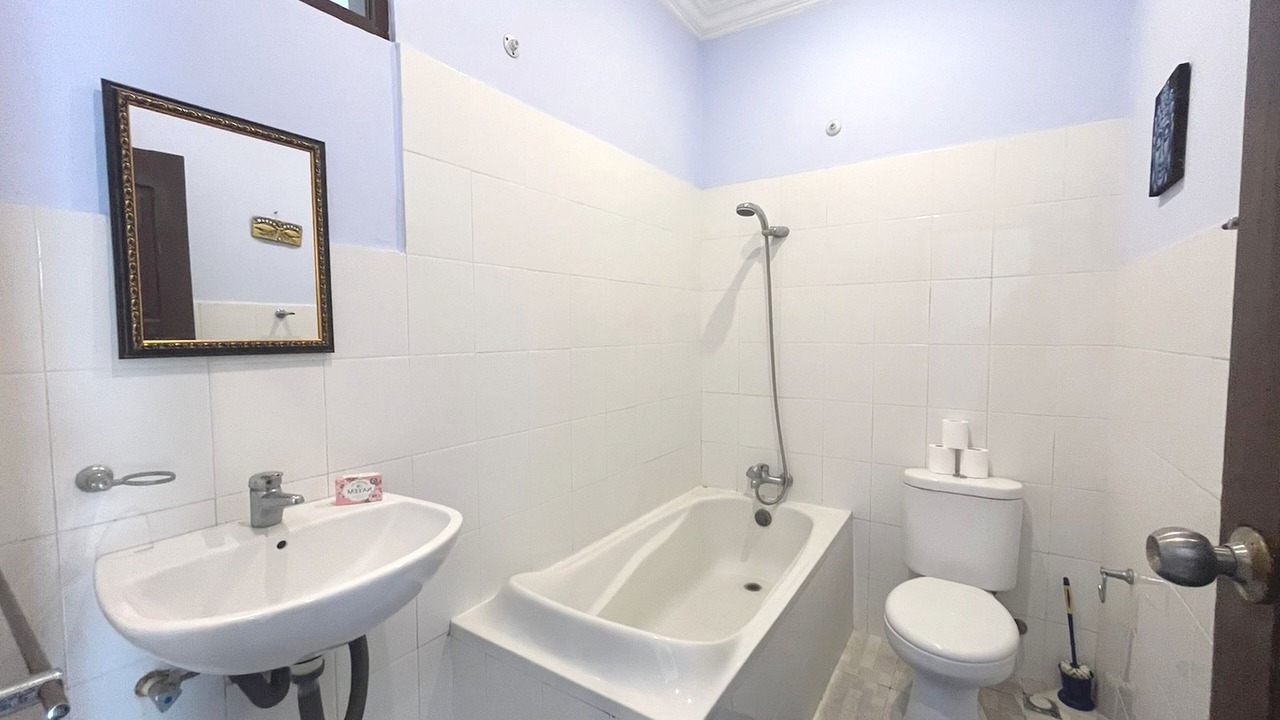 Photo of Bathroom in Dyanapura