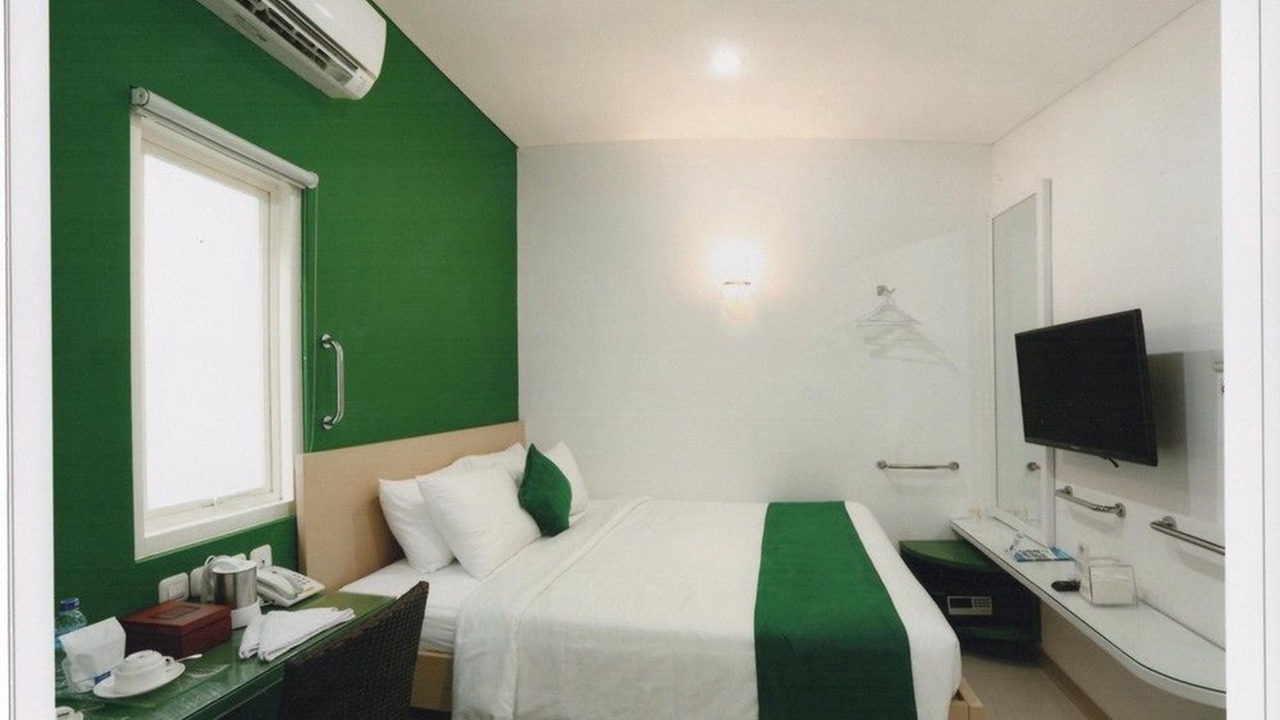 Photo of Bedroom in Kartika Plaza