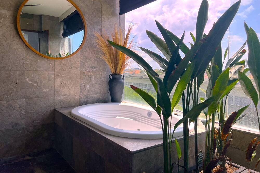Photo of Bathroom in Petitenget