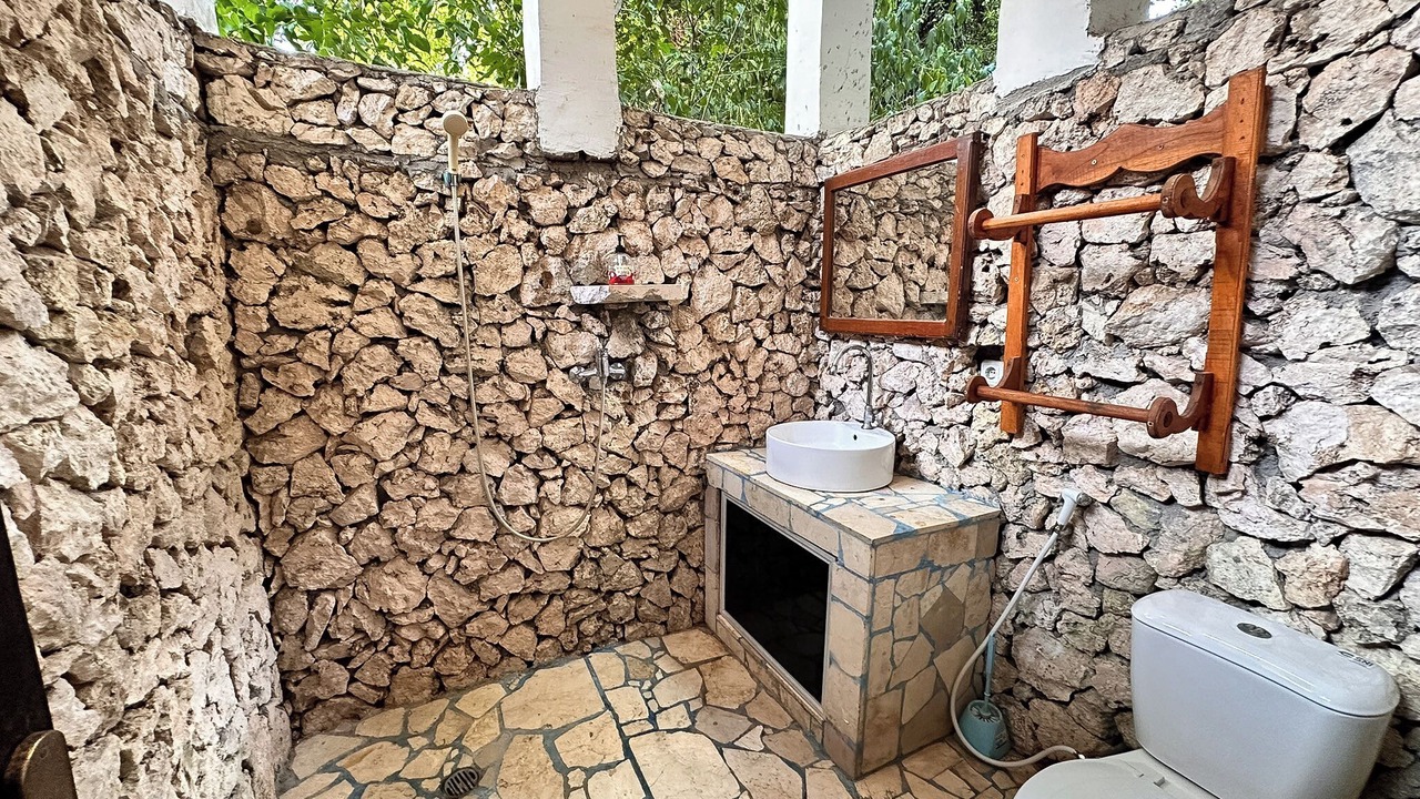 Photo of Bathroom in Bira