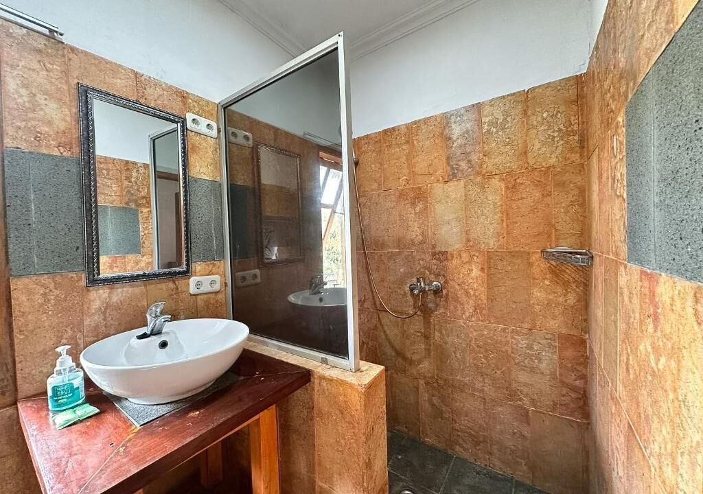 Photo of Bathroom in Bira