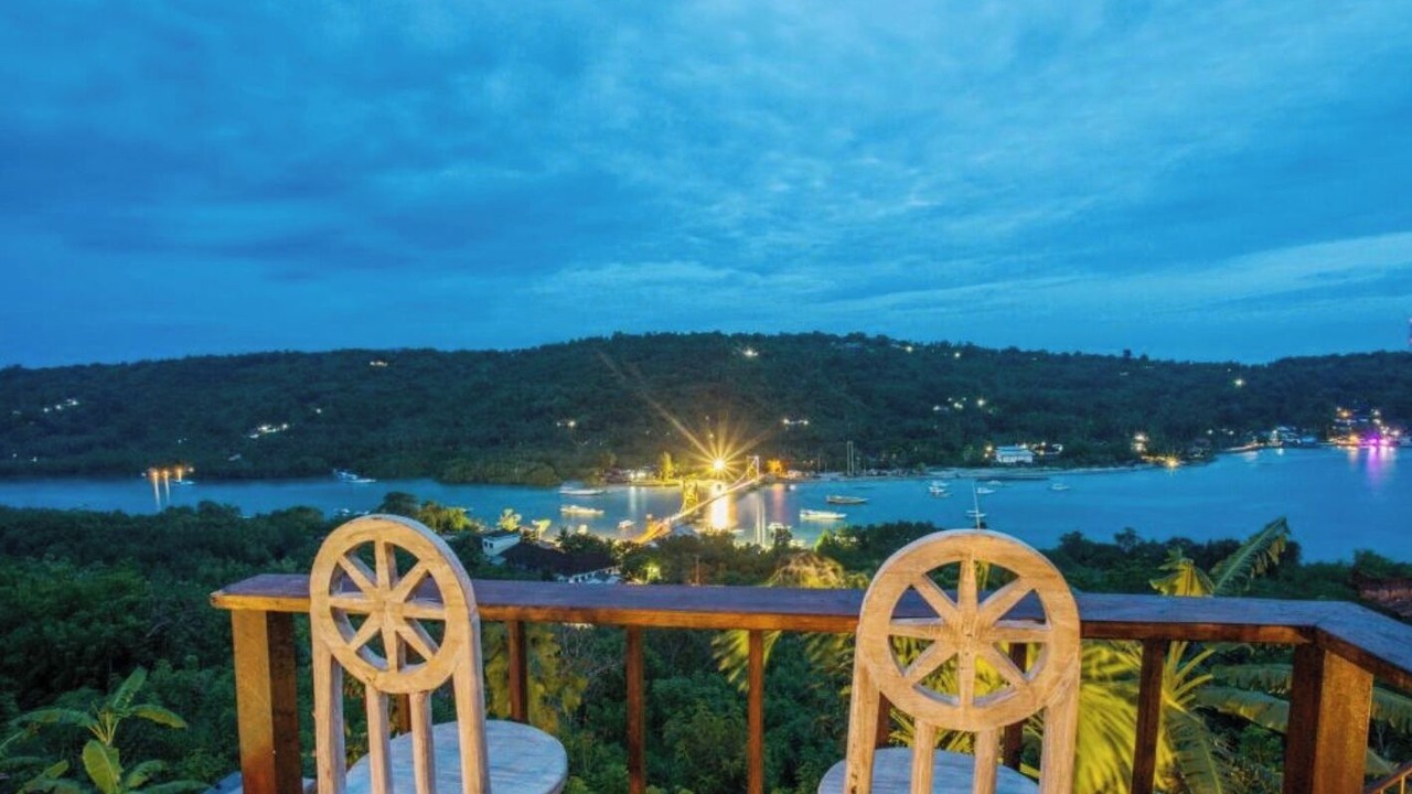 Photo of Outdoor in Mushroom Bay