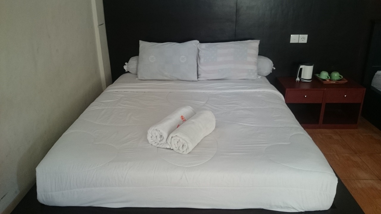 Photo of Bedroom in Kartika Plaza