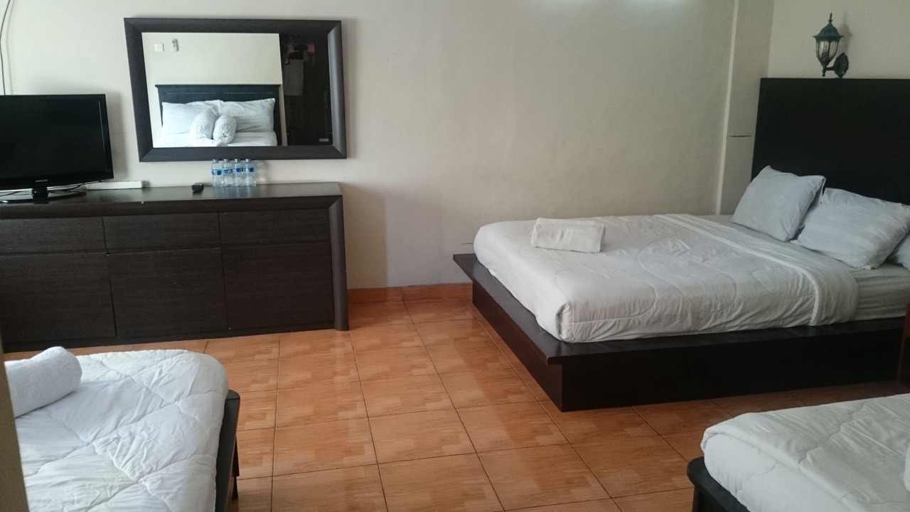 Photo of Bedroom in Kartika Plaza