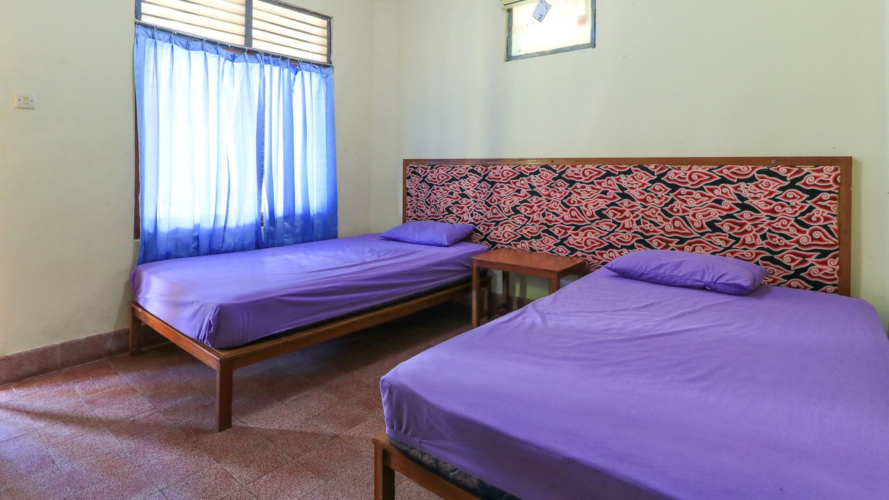 Photo of Bedroom in Kartika Plaza