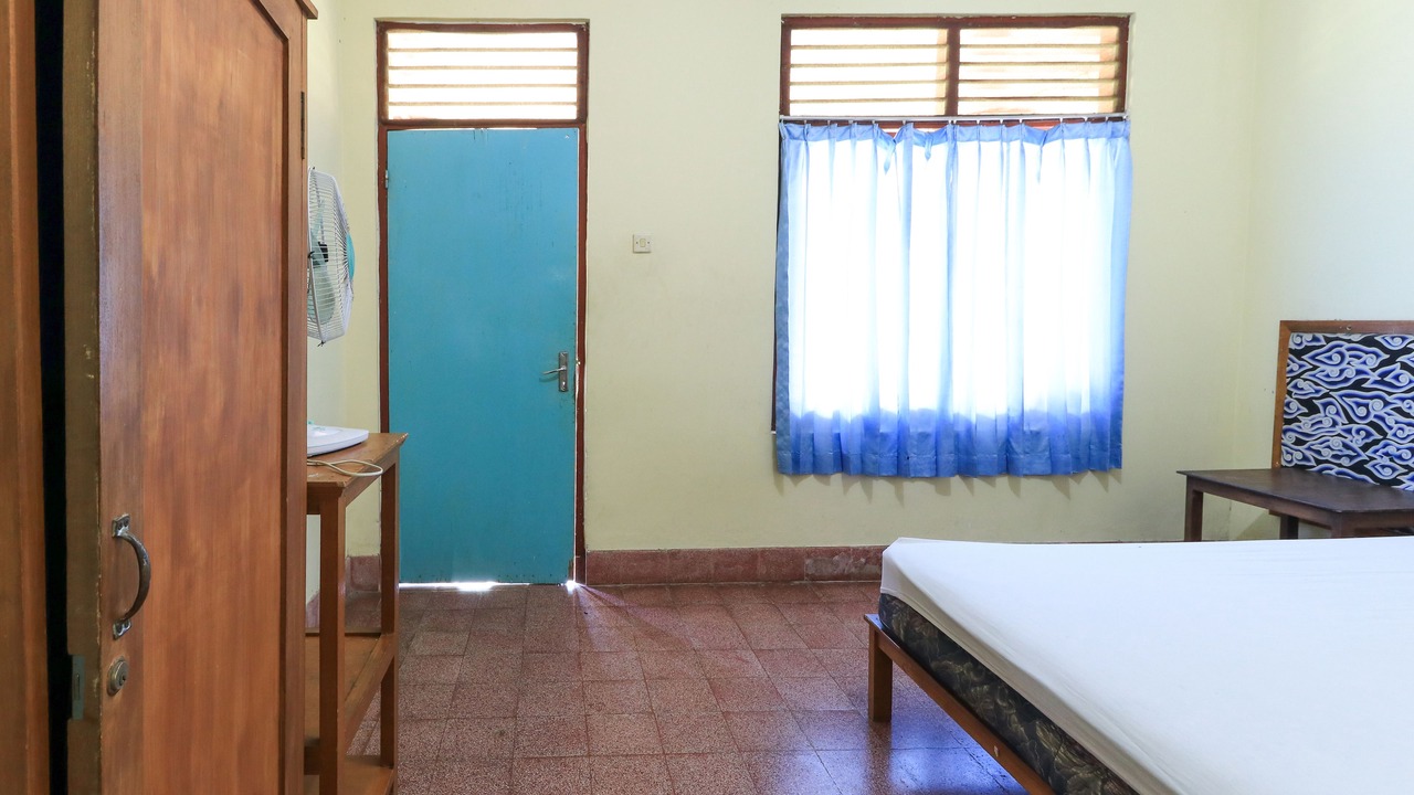Photo of Bedroom in Kartika Plaza