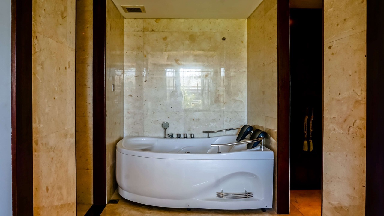 Photo of Bathroom in Sunset Road
