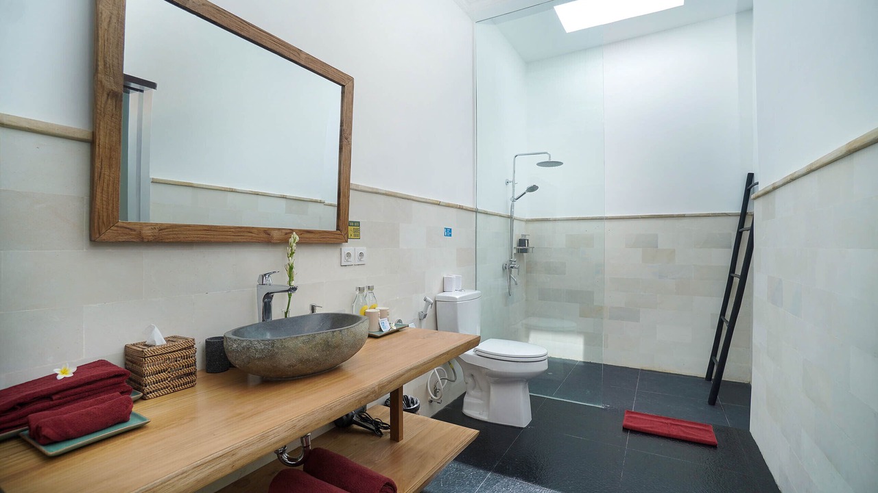 Photo of Bathroom in Laksmana