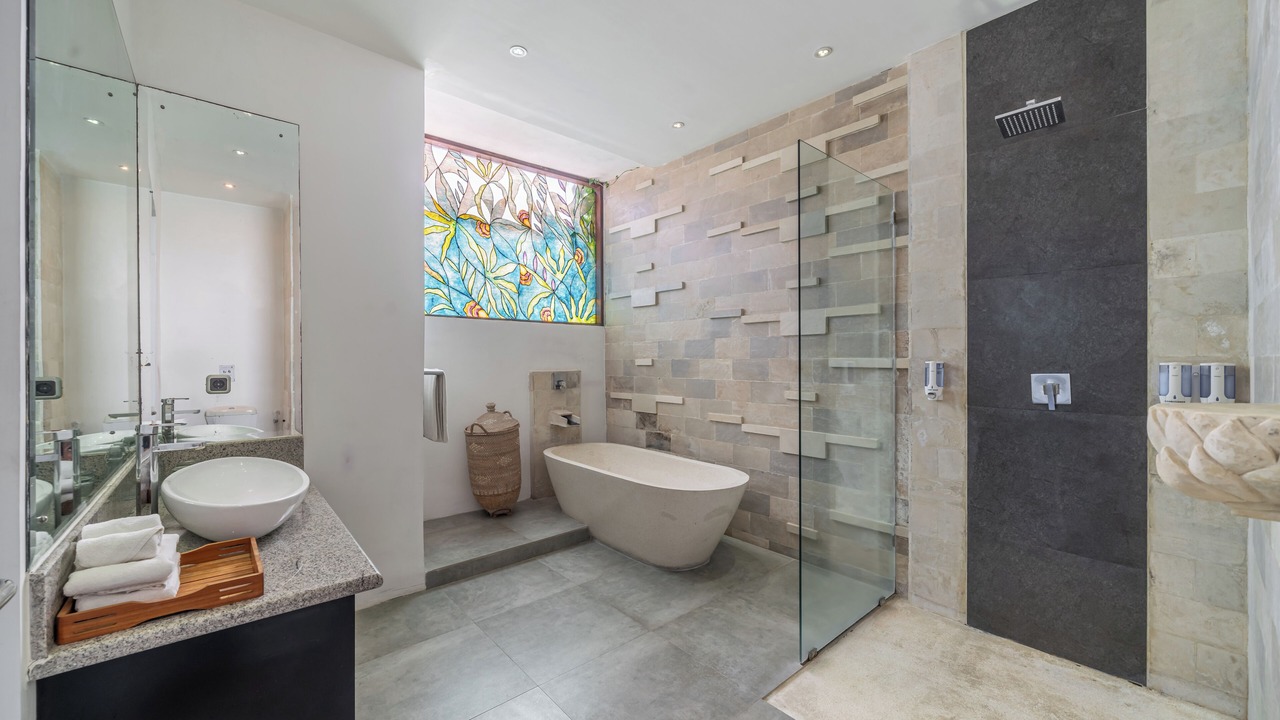 Photo of Bathroom in Laksmana