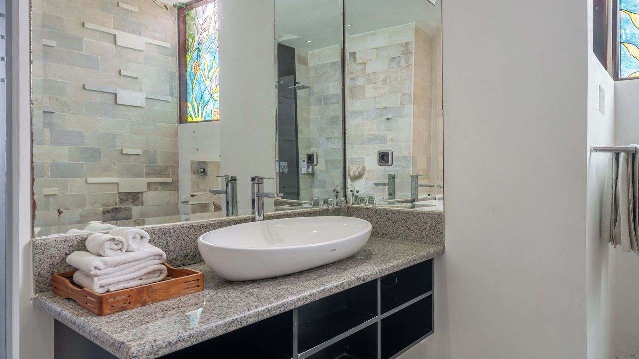 Photo of Bathroom in Laksmana