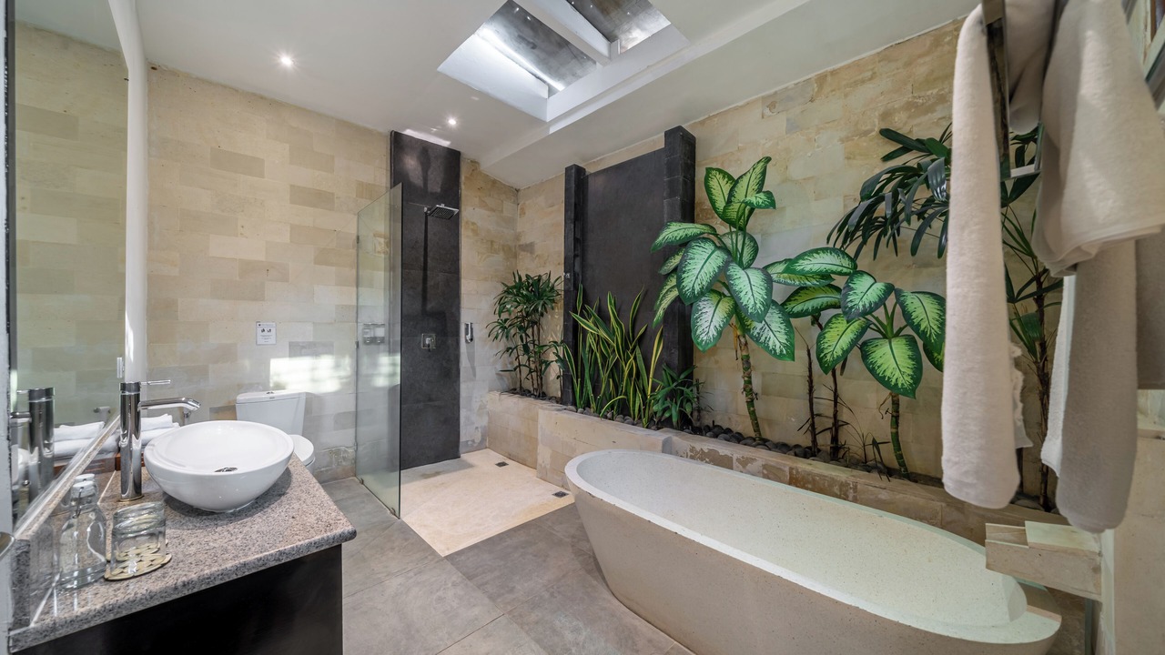 Photo of Bathroom in Laksmana