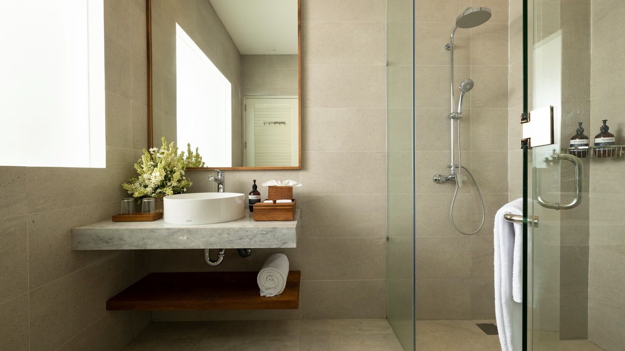 Photo of Bathroom in Sunset Road