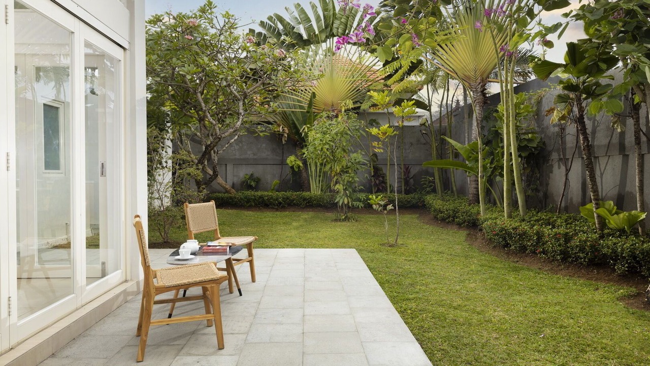 Photo of Patio Balcony in Sunset Road